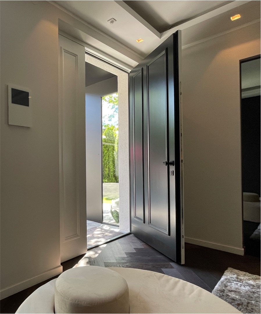 Premium craftsmanship on a modern entrance door by MAVITA Designers